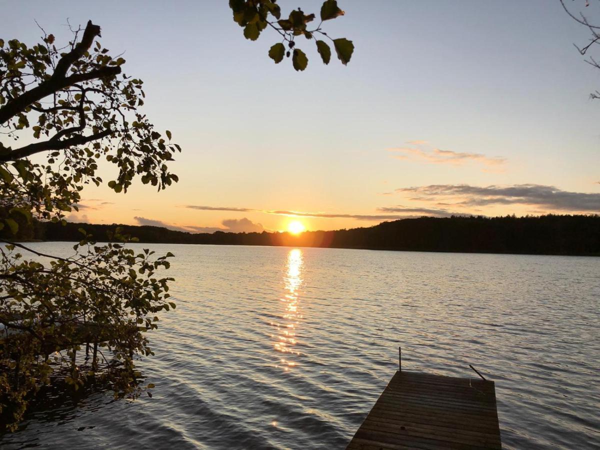 Ferienhaus Reetdach 1300Qm Privatgrundstueck Bootssteg Sauna Templin Luebbesee Uckermark Erholung Pur Seenplatte Petersdorf  외부 사진